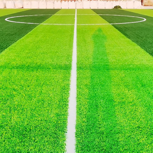 50mm suni &ccedil;im futbol sahası