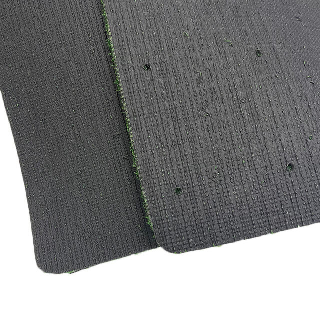 kuweka nyasi za kijani bandia kwa ajili ya kuuza