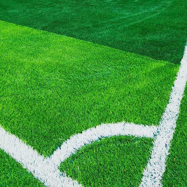 cỏ nh&acirc;n tạo cho s&acirc;n b&oacute;ng đ&aacute;