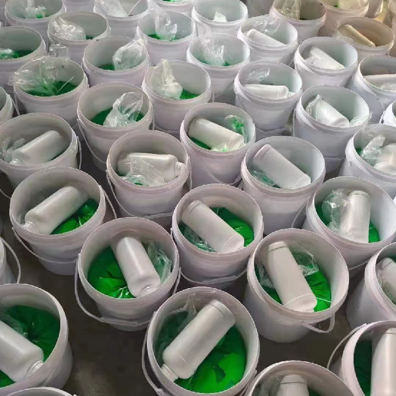 Lepidlo na tr&aacute;vn&iacute;k