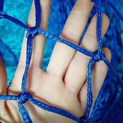 Lưới chắn s&acirc;n b&oacute;ng đ&aacute;