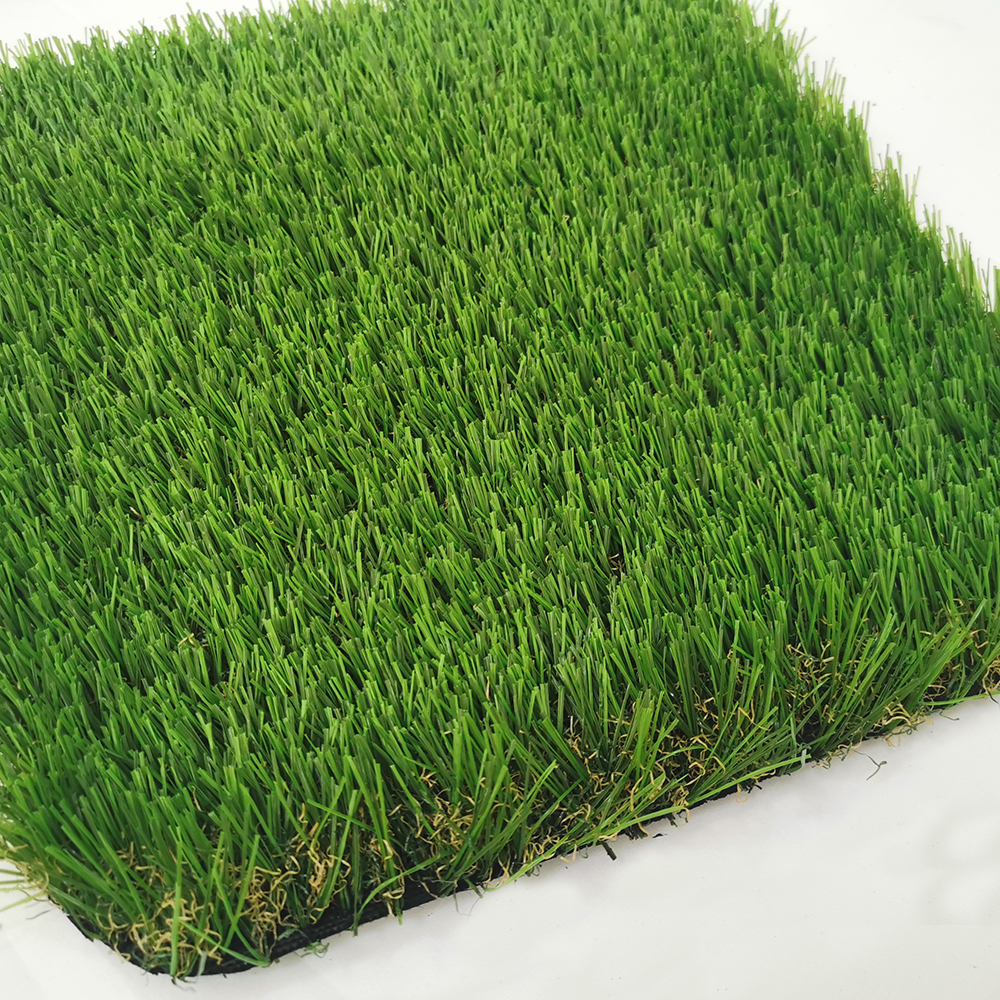 K&iacute;nai szintetikus f&uuml;ves tereprendez&eacute;s k&uuml;lt&eacute;ri